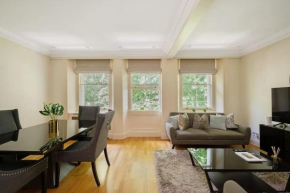 Beautiful 2-Bed Apartment with Private Elevator - Next To Winter Wonderland Hyde Park & Harrods